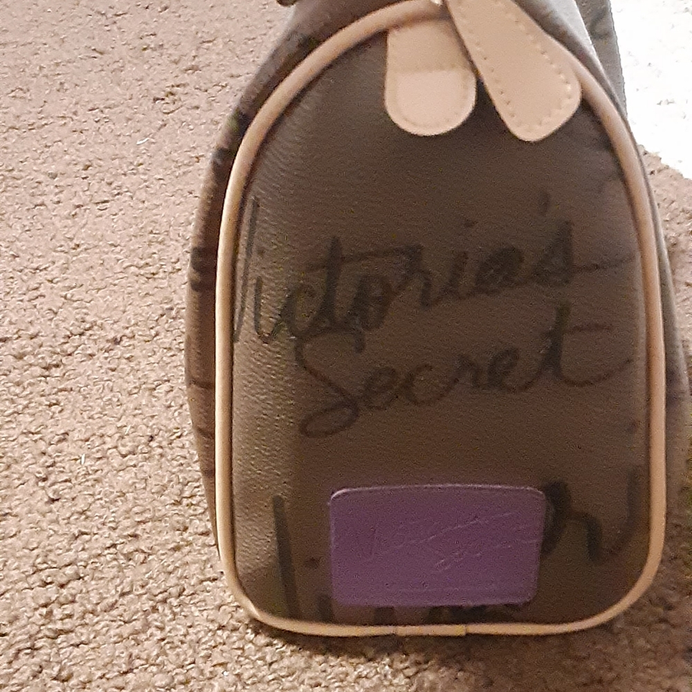 VS HANDBAG - Picture 7 of 9
